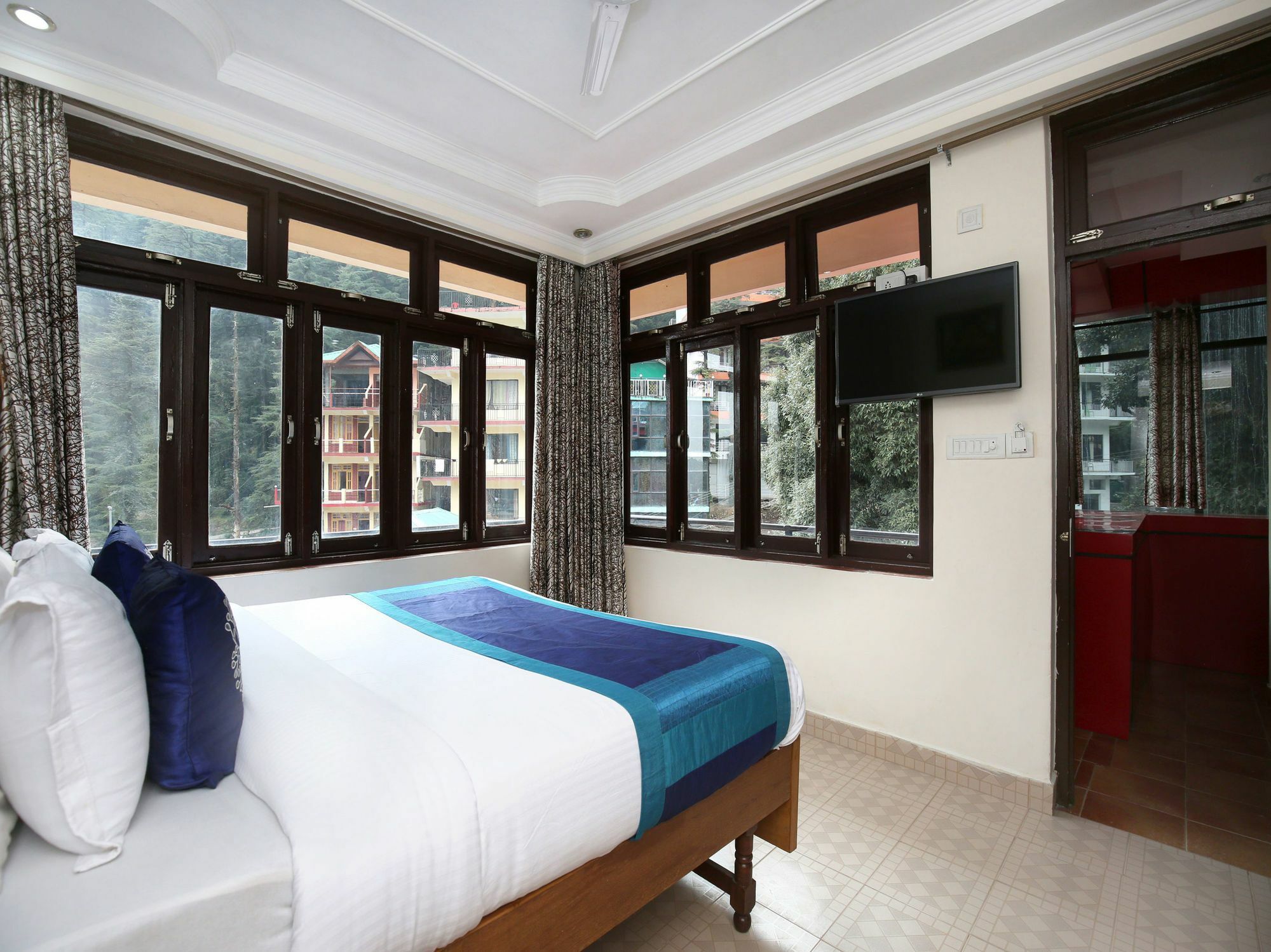 Oyo 9942 Hotel Ravine Дармсала Екстер'єр фото